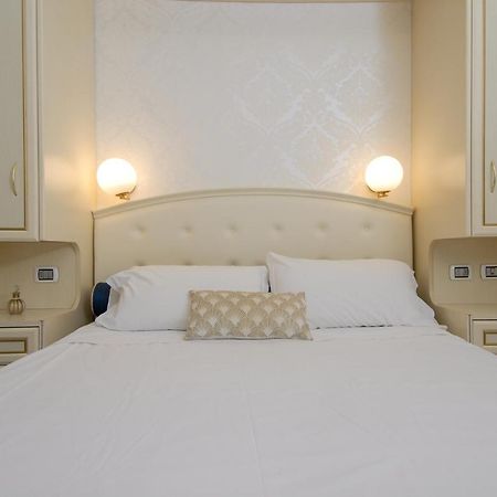 Piccolo Di Piazza Di Spagna Suites Rome Exterior photo